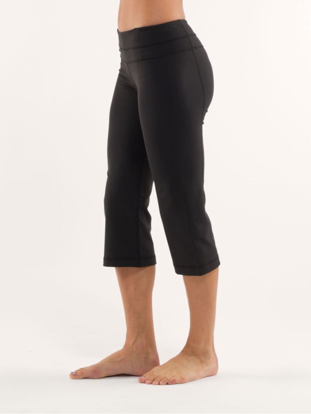 Lululemon Groove crops Luon